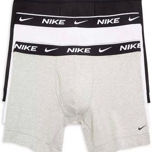 Nike Men`s Everyday Cotton Stretch Boxer Briefs 3 Pack